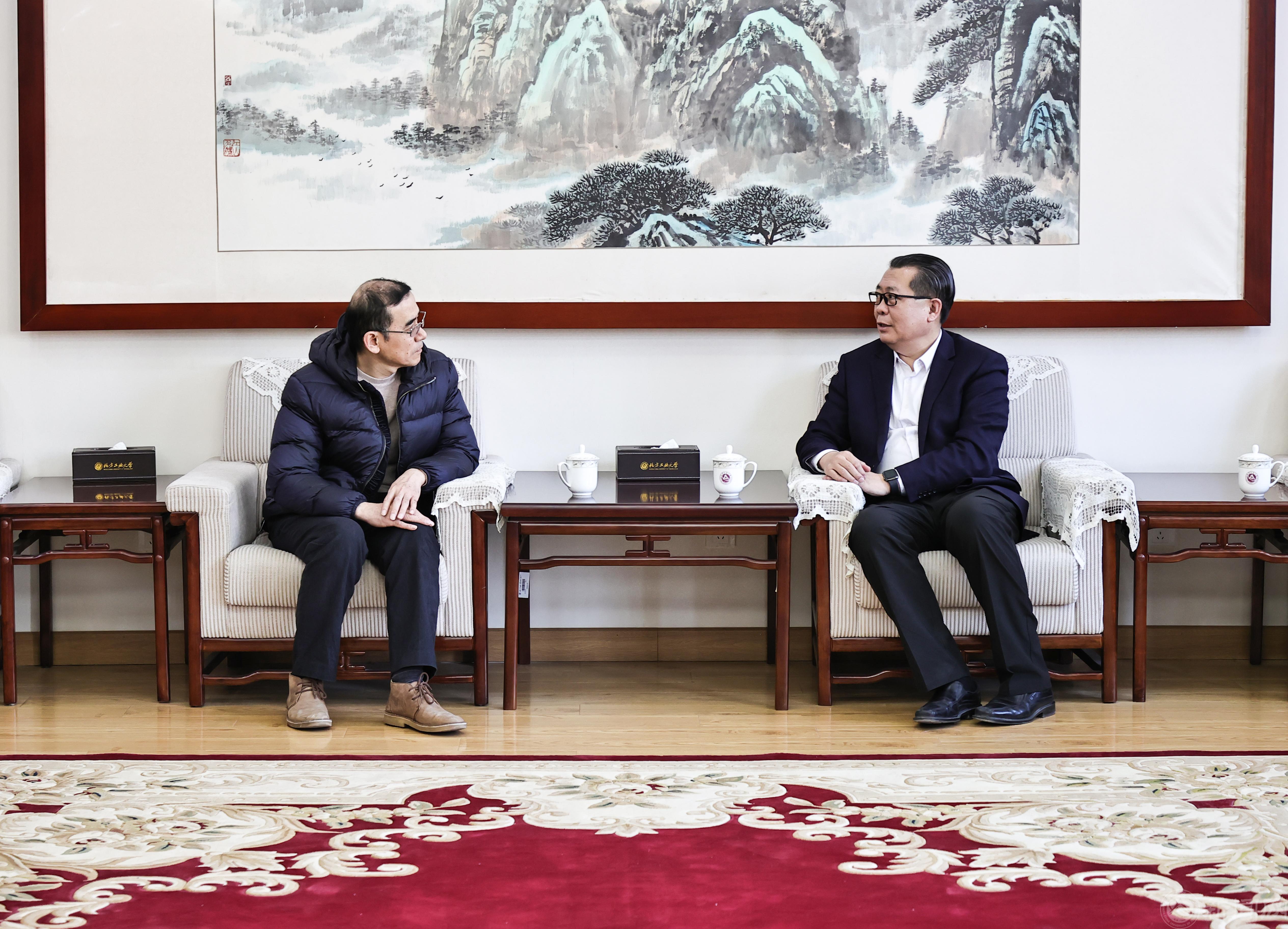 AG8I0594.JPG AG8I0594.JPG